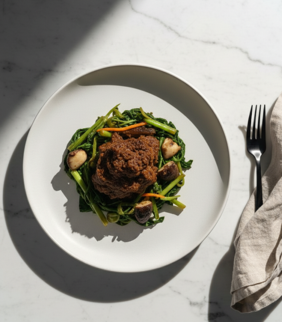 Padang Beef Rendang with Spinach, Shiitake Mushrooms & Shredded Carrots