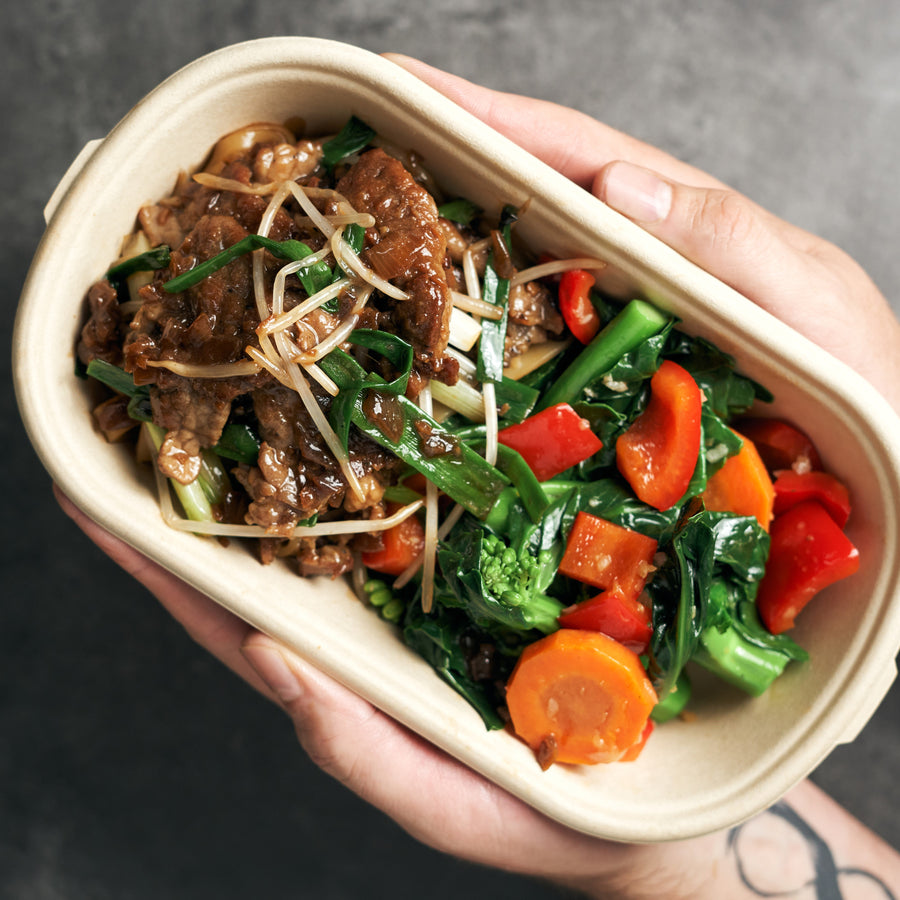Stir Fry Beef with Kai Lan, Carrots, Red Peppers & Flat Rice Noodles